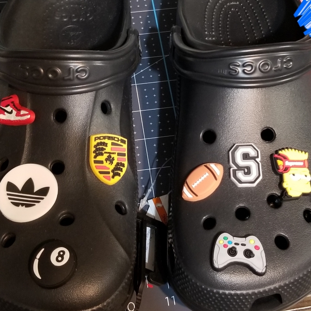 Crocs/Jibbitz - Picture 13 of 16